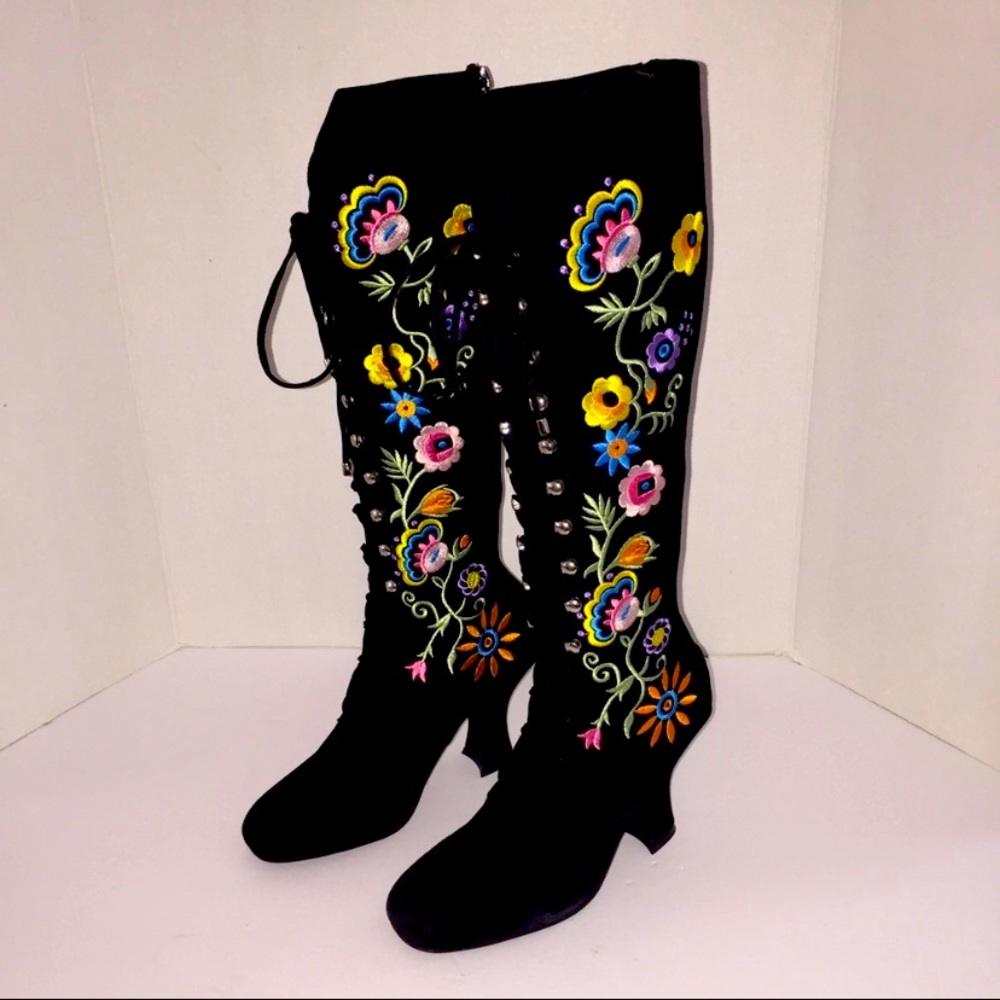 ISO Jeffery Campbell Wisteria boot Black 8.5